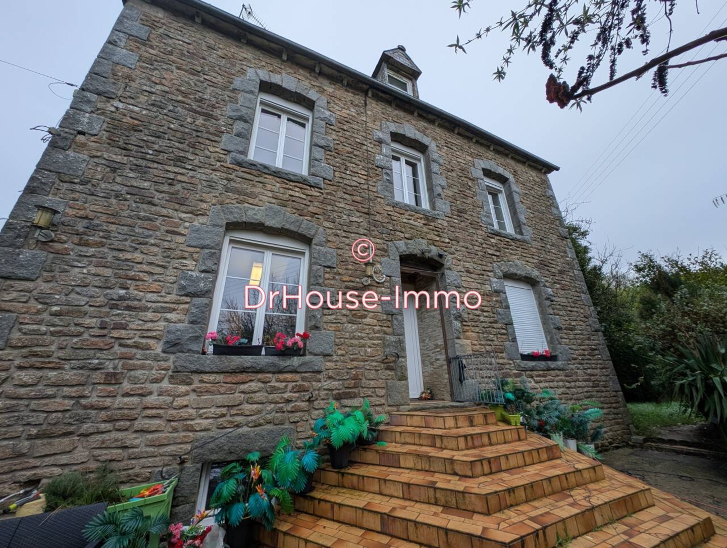 Maison 7 pièces de 133 m² - Saint-Gilles-du-Mené (22330)