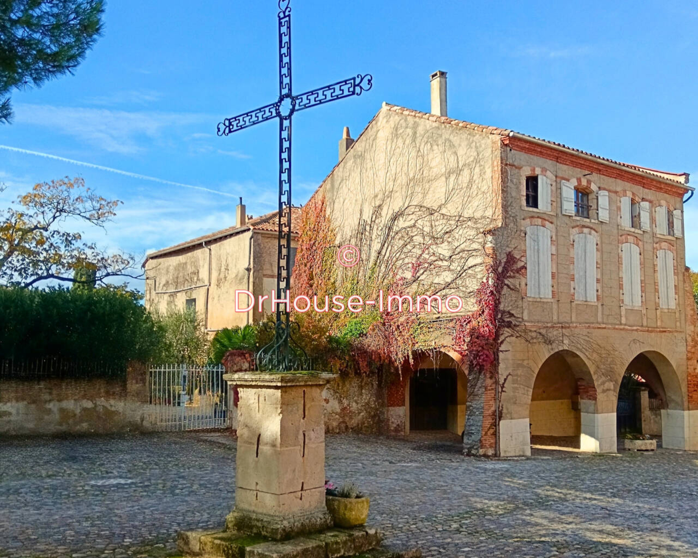 Maison 14 pièces de 560 m² - Auvillar (82340)