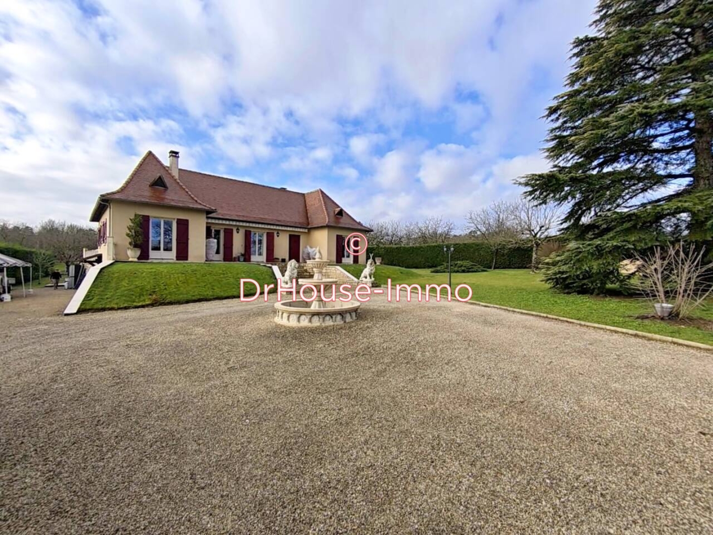 Maison 5 pièces de 140 m² - Sorges (24420)