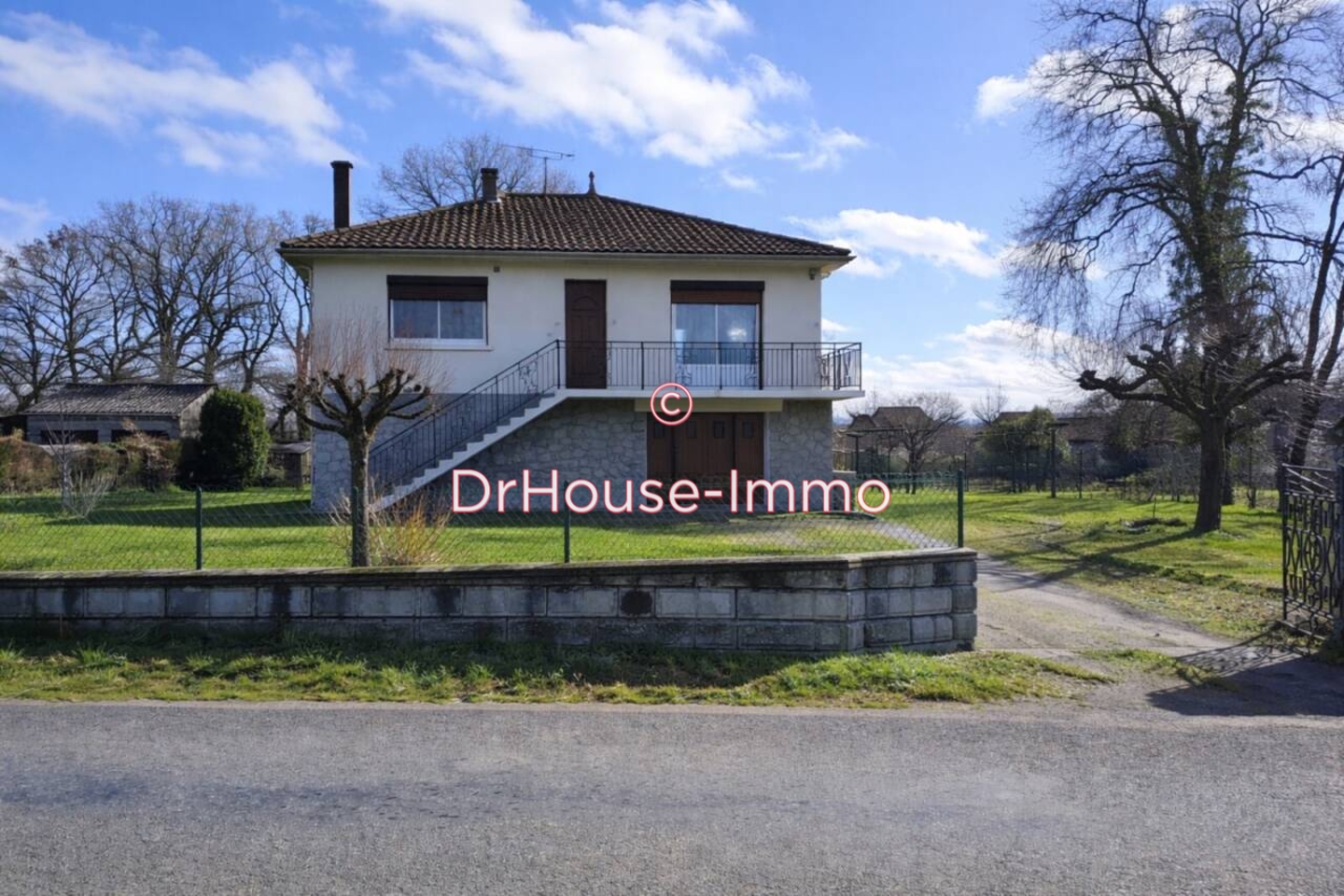 Maison 5 pièces de 68 m² - Chirac (16150)