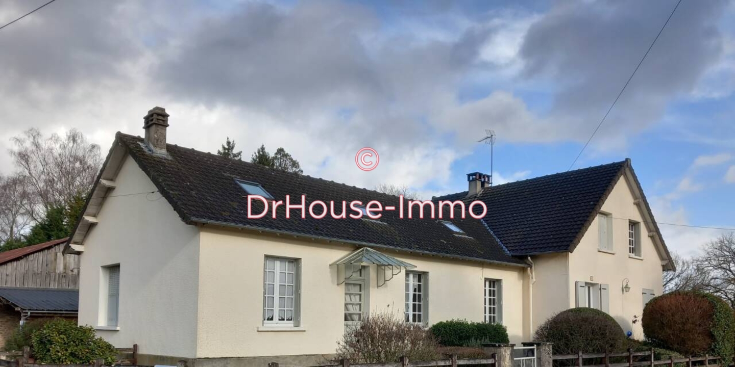 Maison 9 pièces de 220 m² - La Châtre-Langlin (36170)