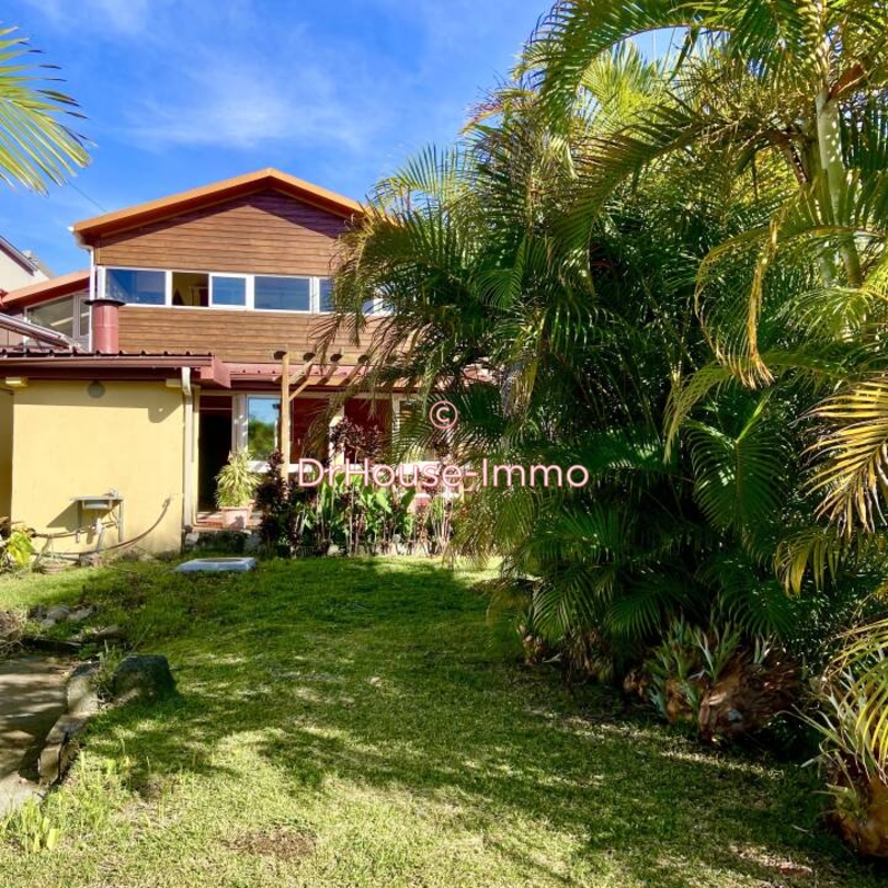 Maison 12 pièces de 258 m² - Tampon (97430)