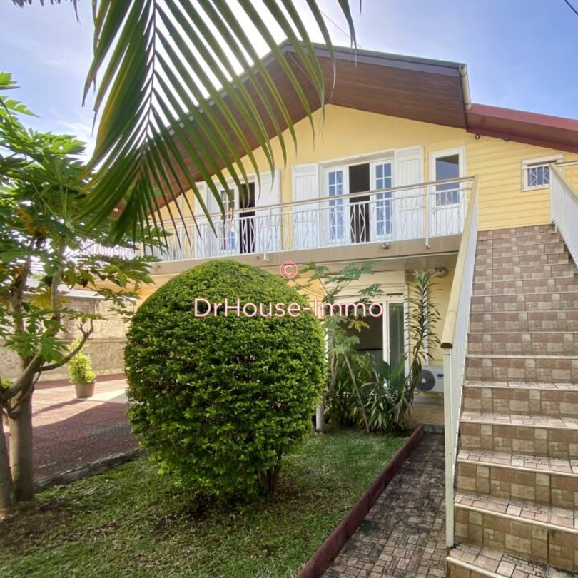 Maison 12 pièces de 258 m² - Tampon (97430)