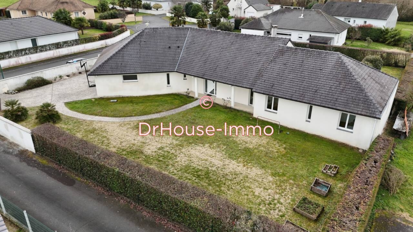 Maison 4 pièces de 200 m² - Ousse (64320)