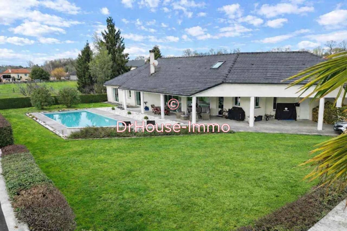 Maison 4 pièces de 200 m² - Ousse (64320)