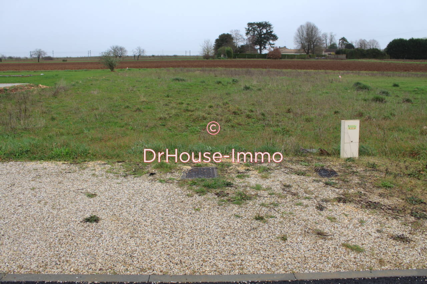 Terrain de 769 m² - Roullet-Saint-Estèphe (16440)