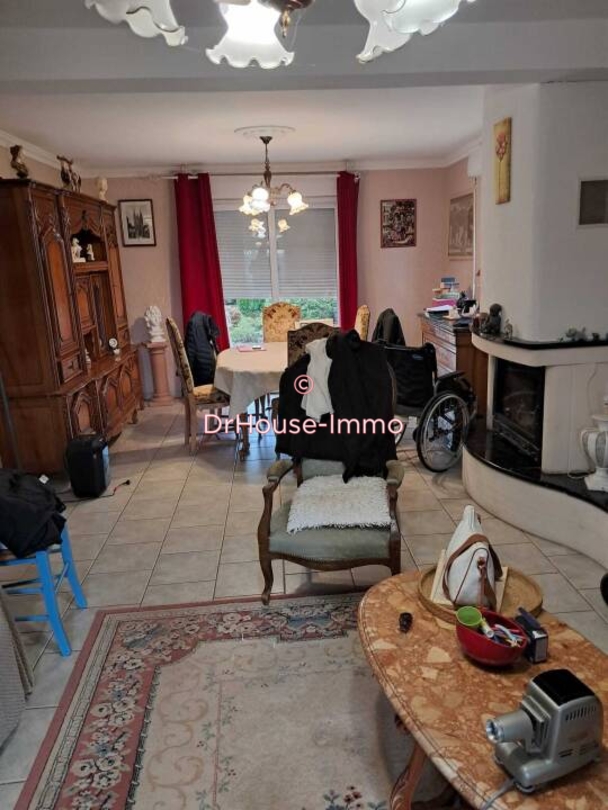 Maison 6 pièces de 119 m² - Coulombiers (72130)