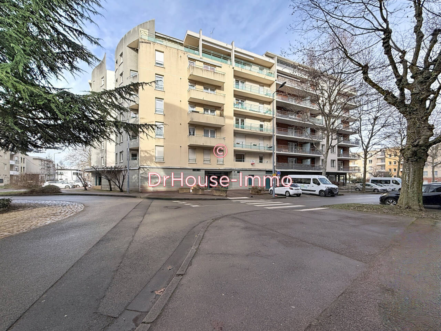 Appartement 4 pièces de 84 m² - Saint-Étienne (42000)