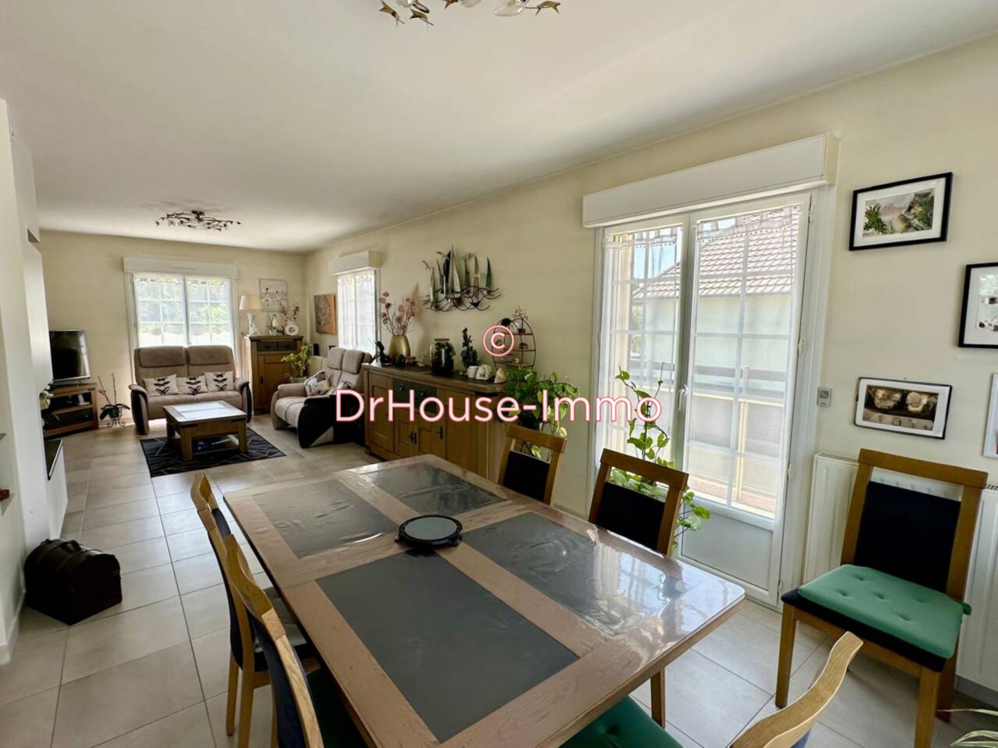 Maison 8 pièces de 185 m² - Douvres-la-Délivrande (14440)