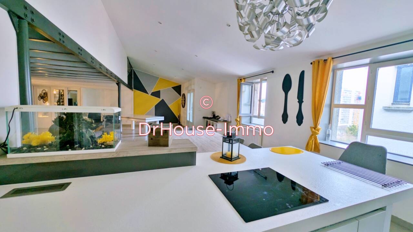 Appartement 5 pièces de 155 m² - Saint-Étienne (42100)
