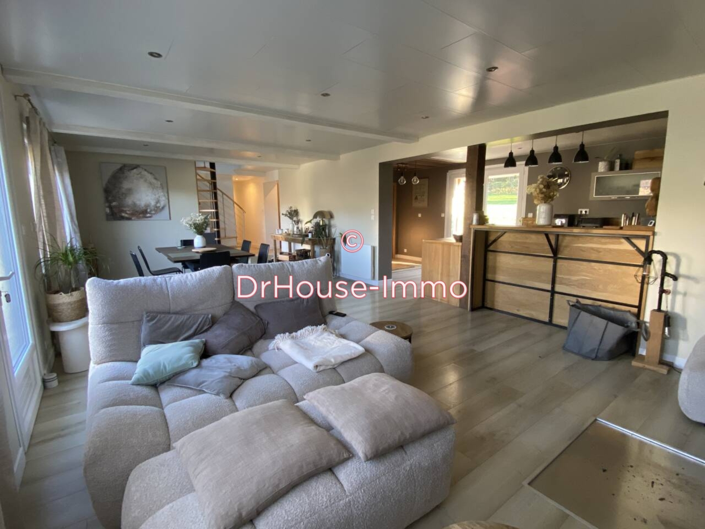 Maison 9 pièces de 142 m² - Montreuil-Sur-Mer (62170)