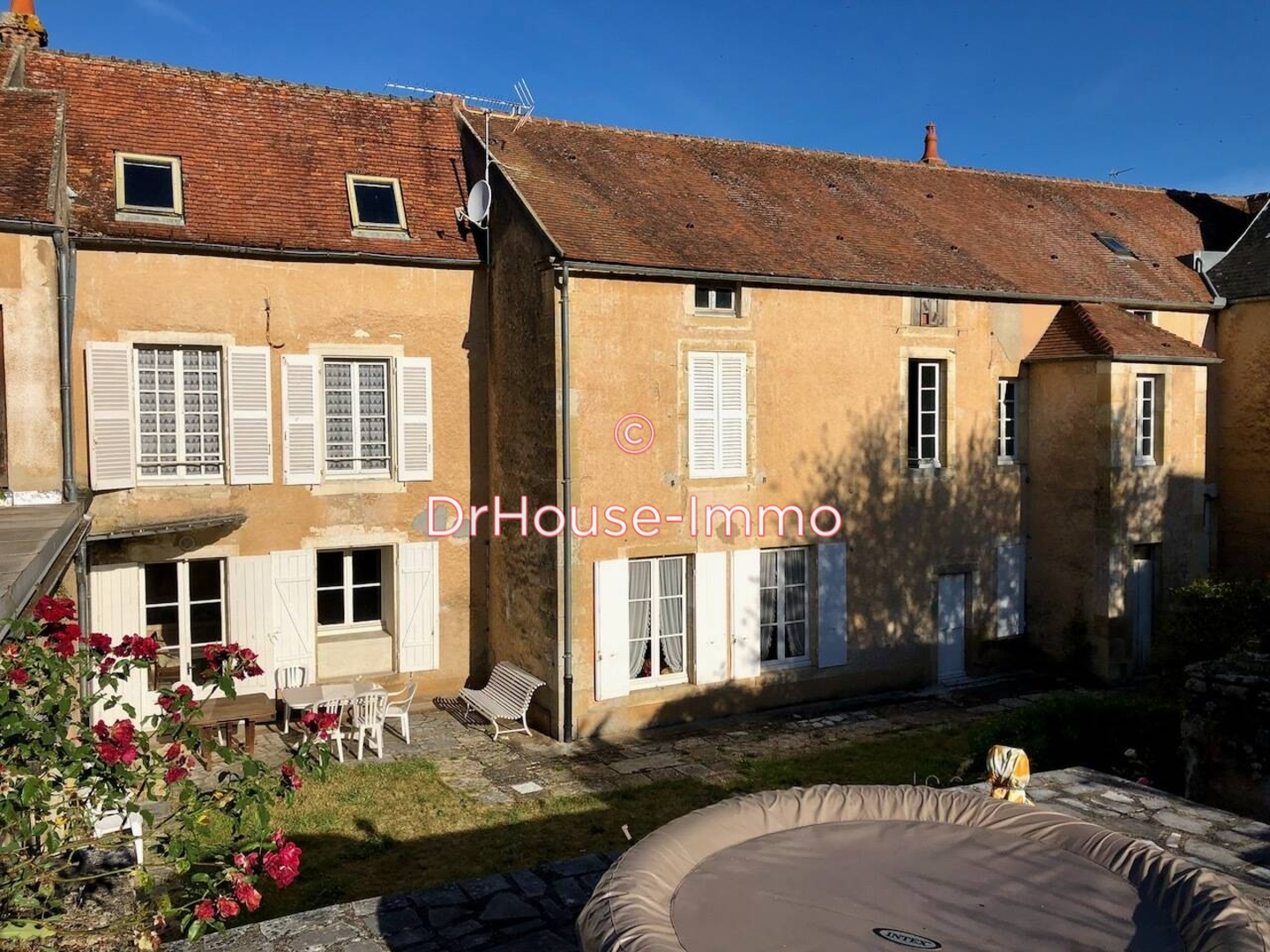 Maison 9 pièces de 248 m² - L'Isle-sur-Serein (89440)