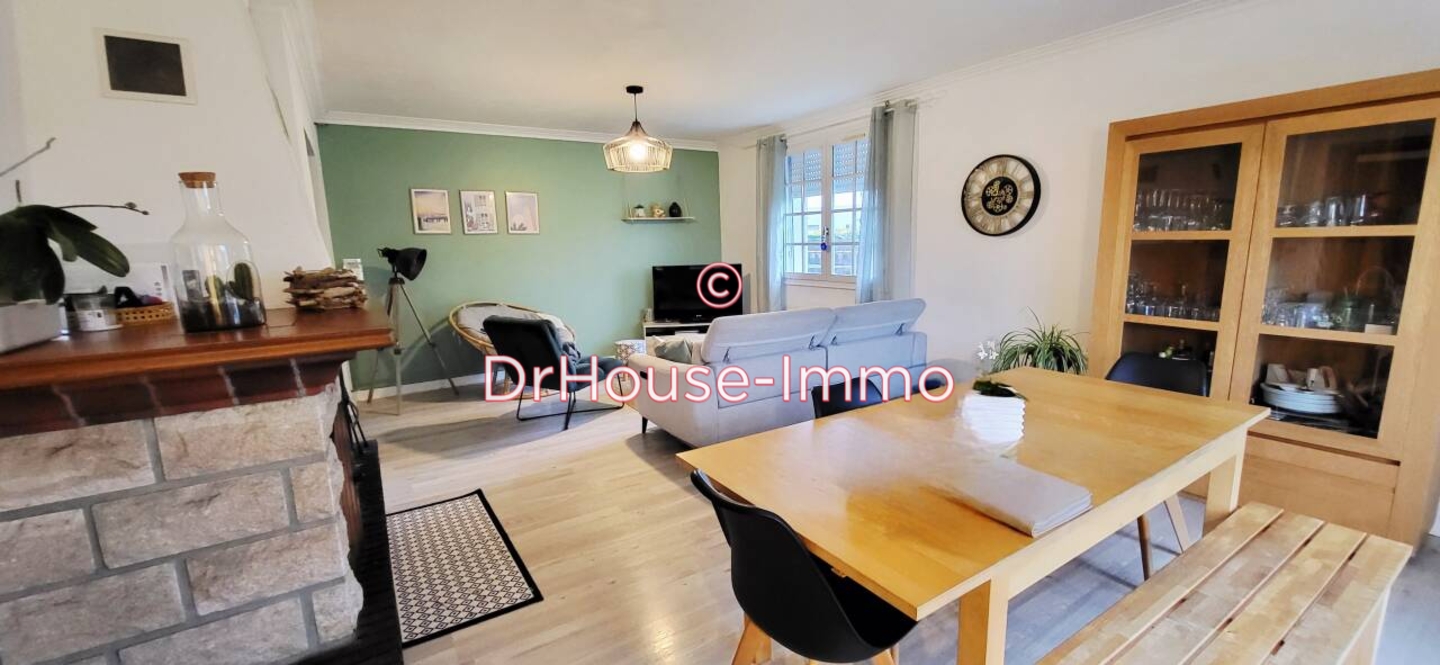 Maison 6 pièces de 150 m² - Grosbreuil (85440)