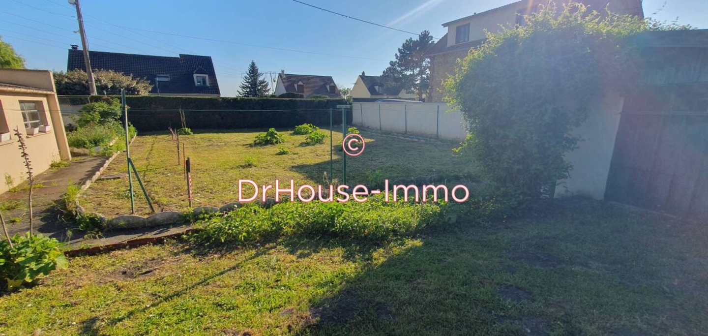 Terrain de 690 m² - Nointel (95590)