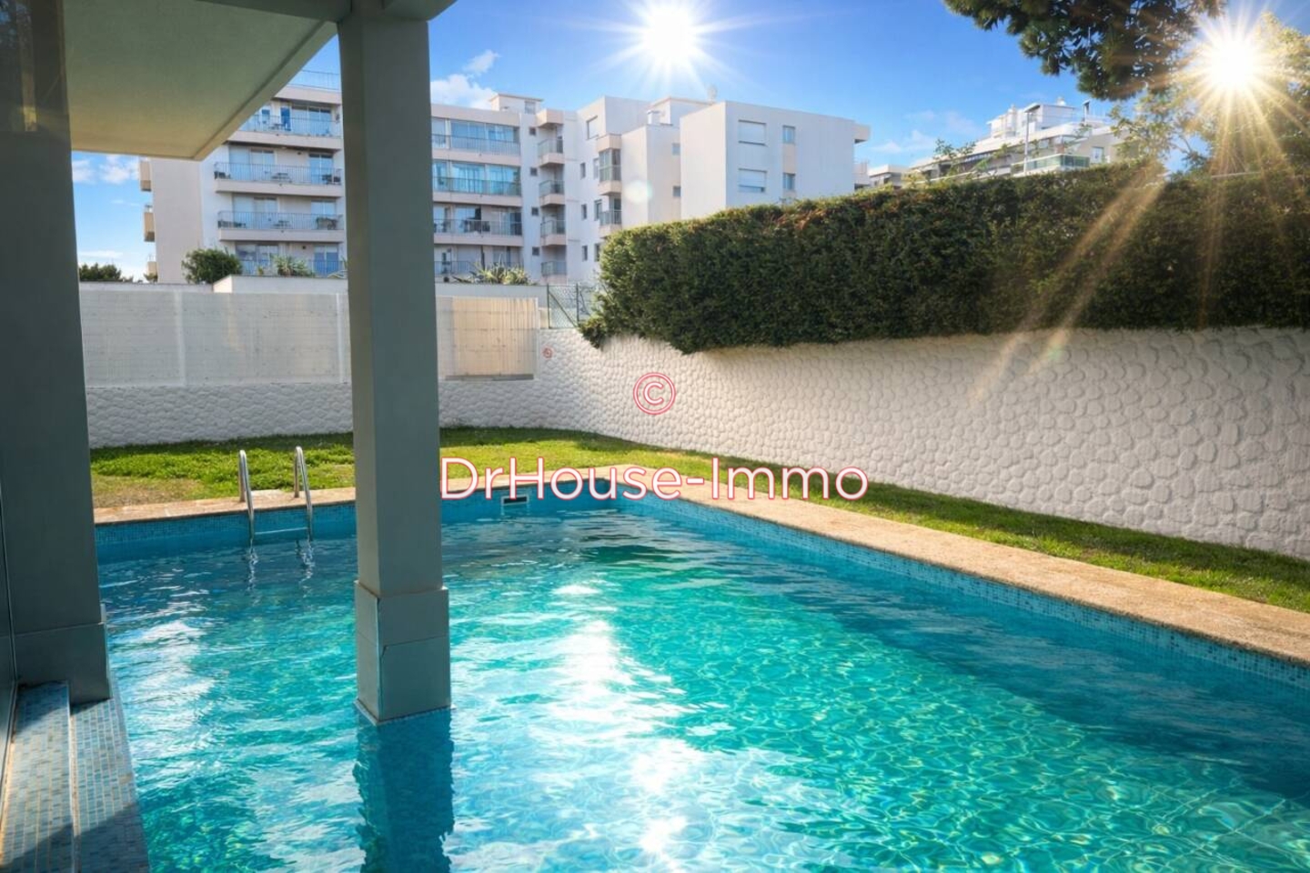 Appartement 1 pièce de 22 m² - Saint-Laurent-du-Var (06700)