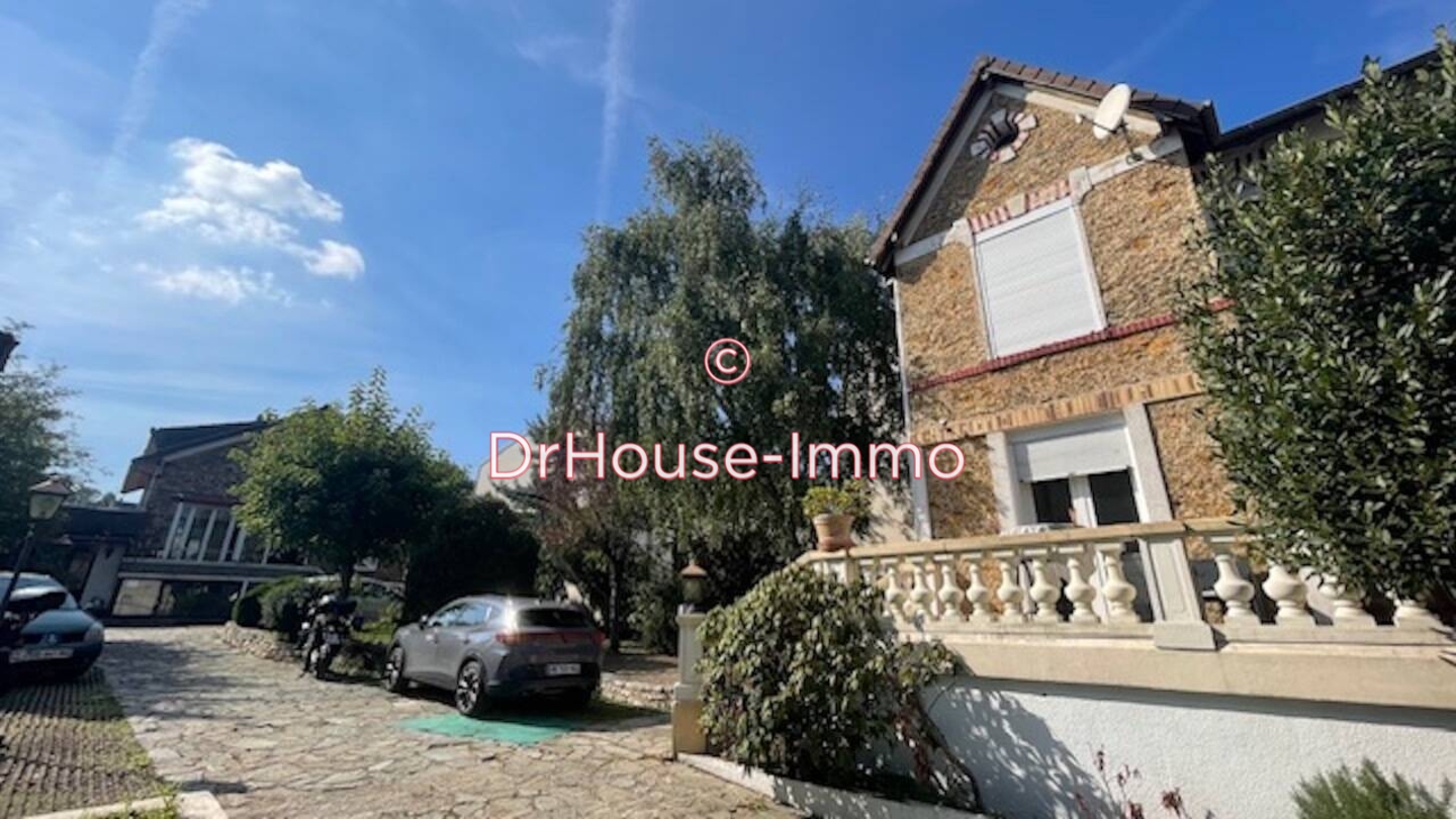 Maison 10 pièces de 180 m² - Villemomble (93250)