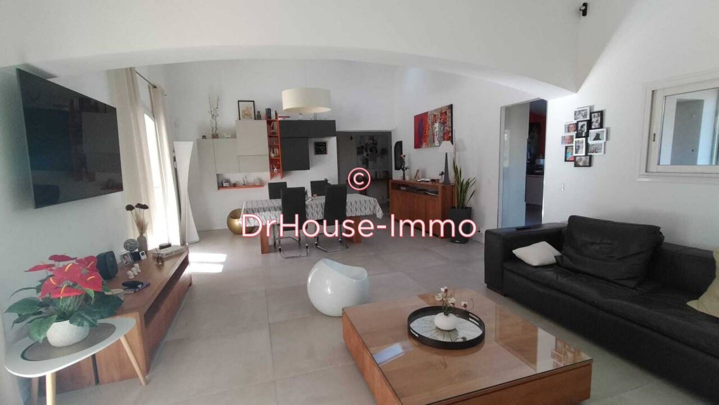 Maison 6 pièces de 166 m² - Carqueiranne (83320)