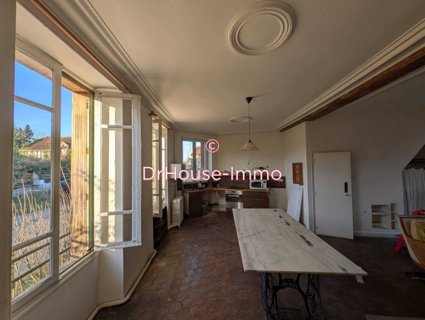 Maison 7 pièces de 210 m² - Courtempierre (45490)