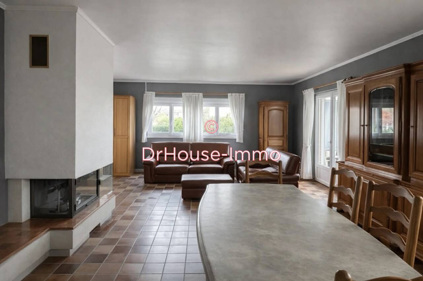 Maison 7 pièces de 250 m² - Feignies (59750)
