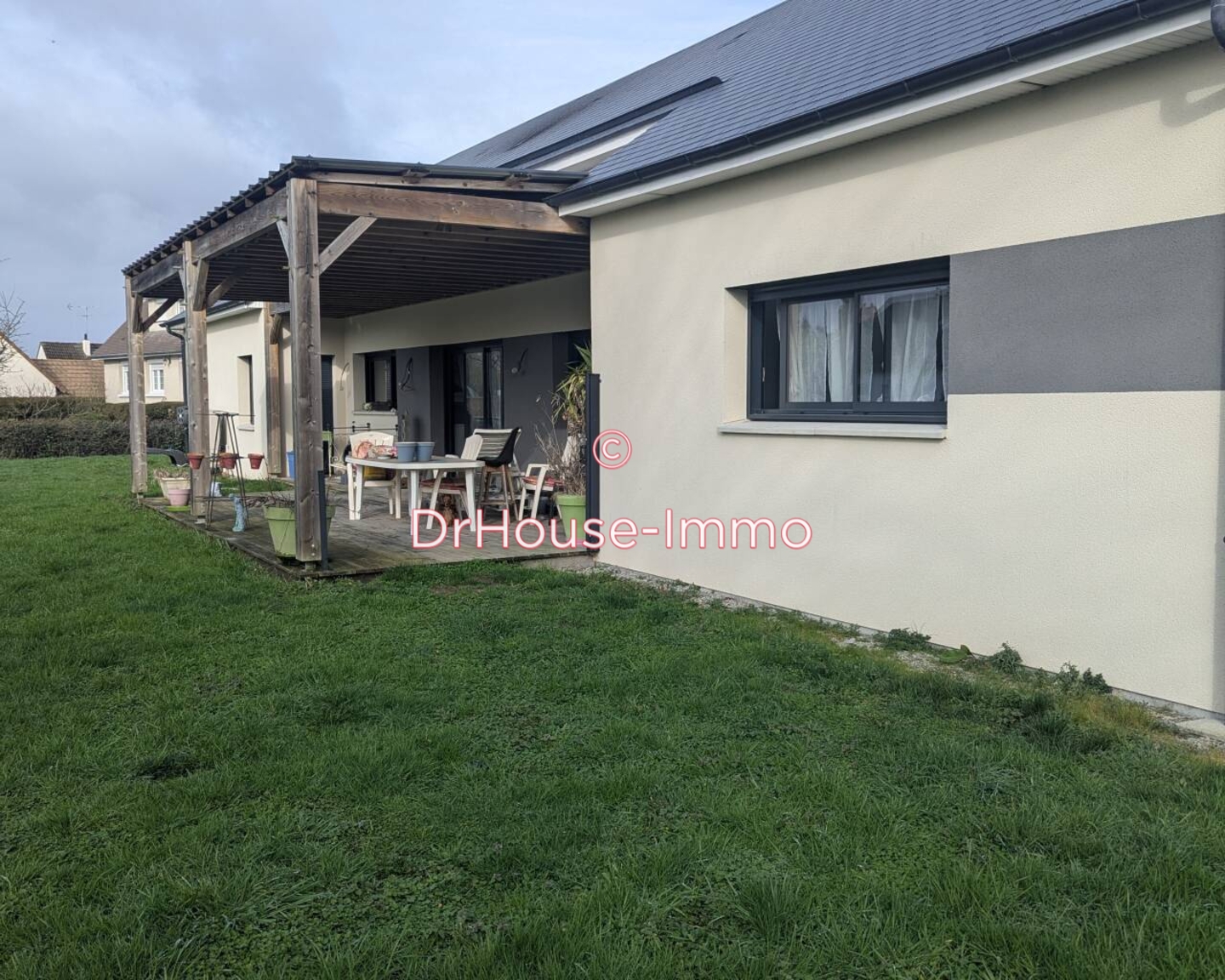 Maison 8 pièces de 191 m² - Bernay (27300)