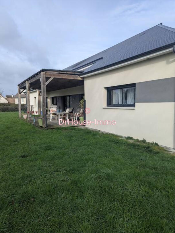 Maison 8 pièces de 191 m² - Bernay (27300)