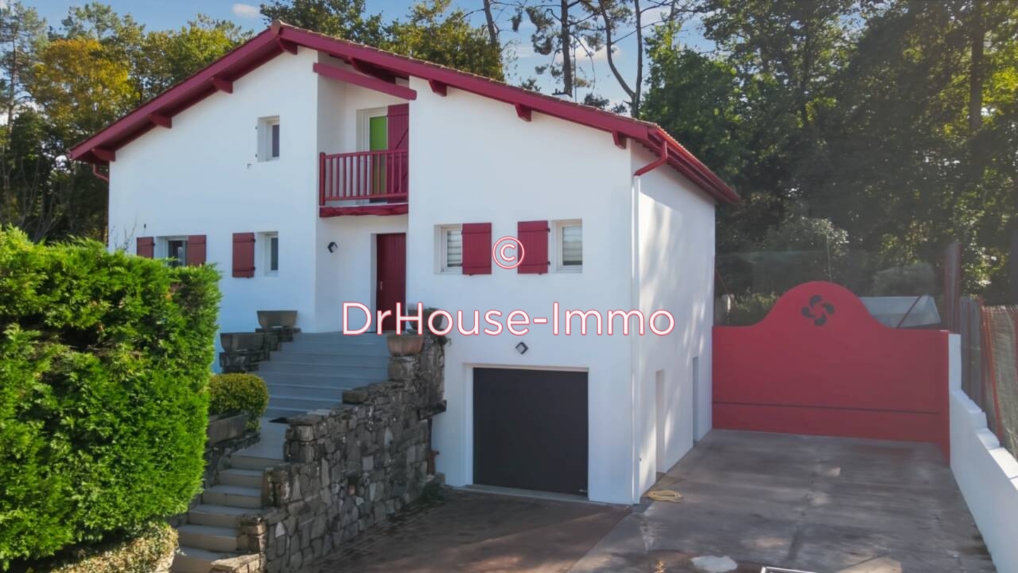 Maison 7 pièces de 180 m² - Bayonne (64100)