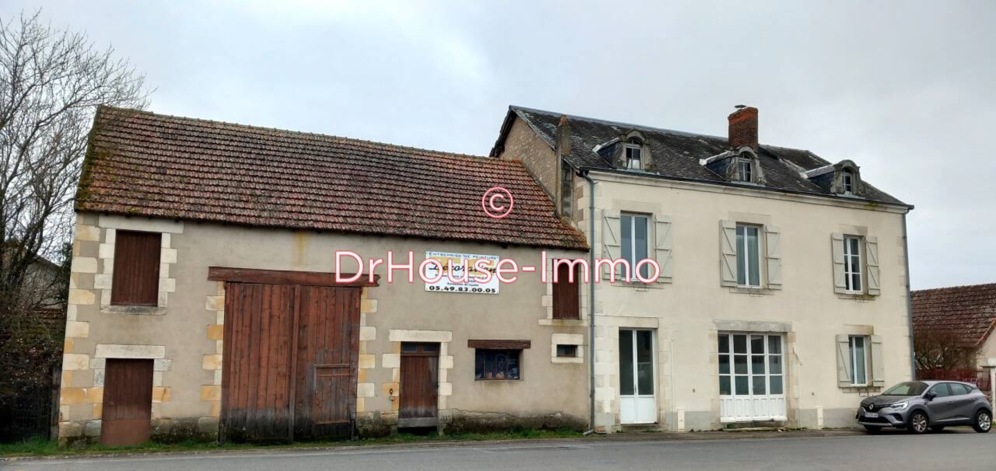Maison 7 pièces de 150 m² - Coulonges (86290)