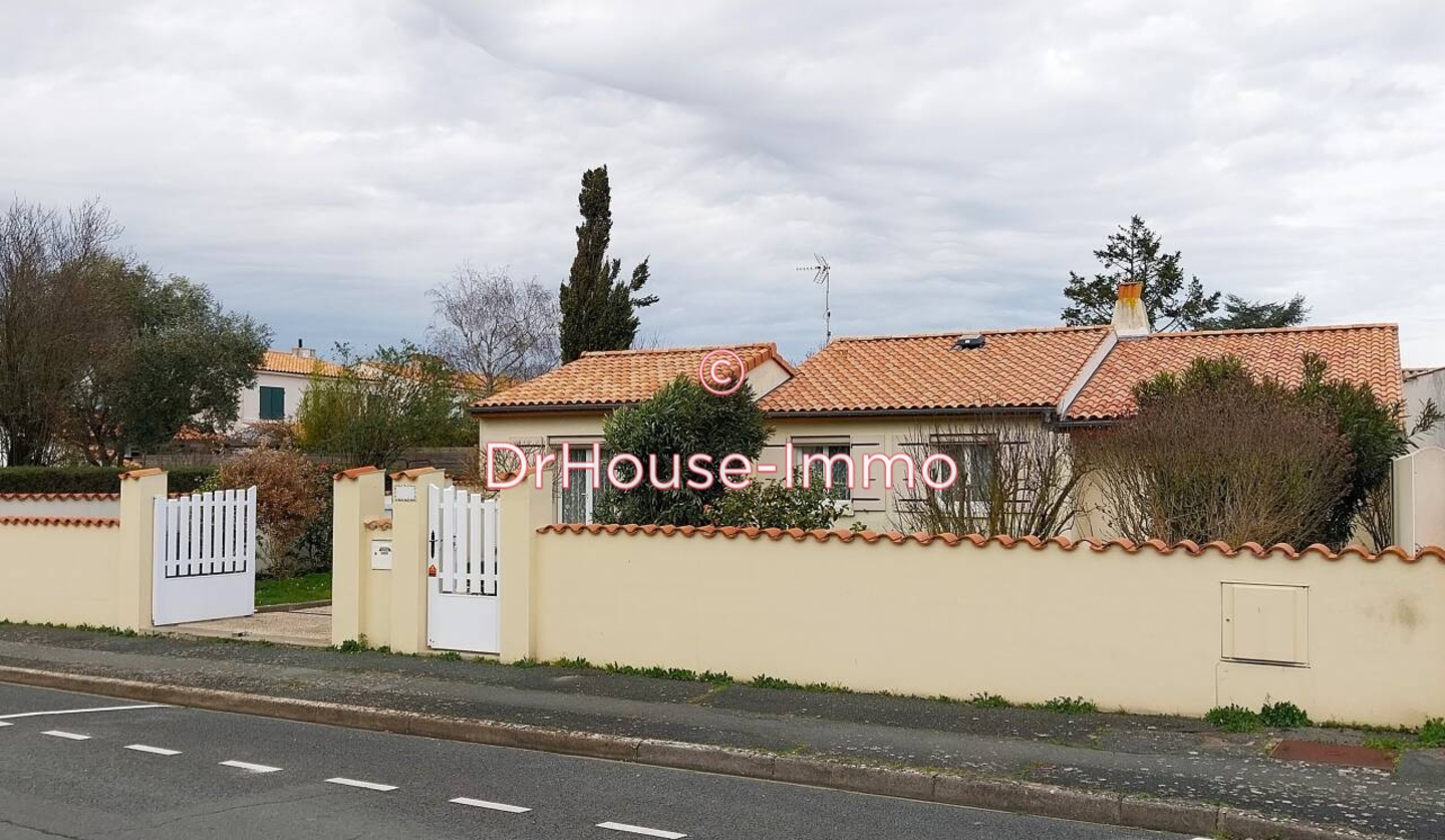 Maison 6 pièces de 110 m² - Saint-Rogatien (17220)