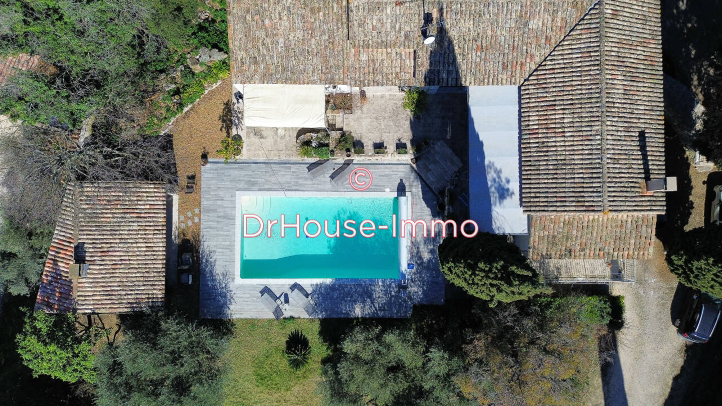 Maison 9 pièces de 190 m² - Saint-Quentin-la-Poterie (30700)