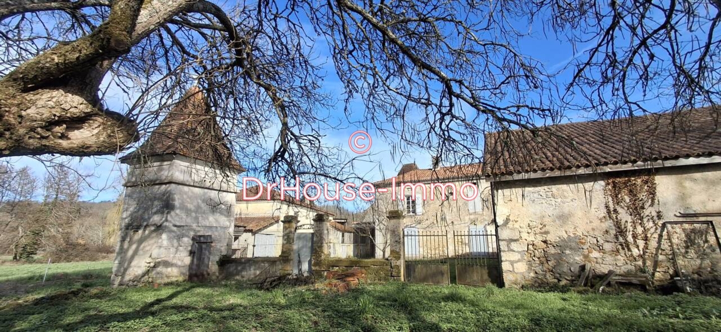 Maison 7 pièces de 220 m² - Mareuil (24340)