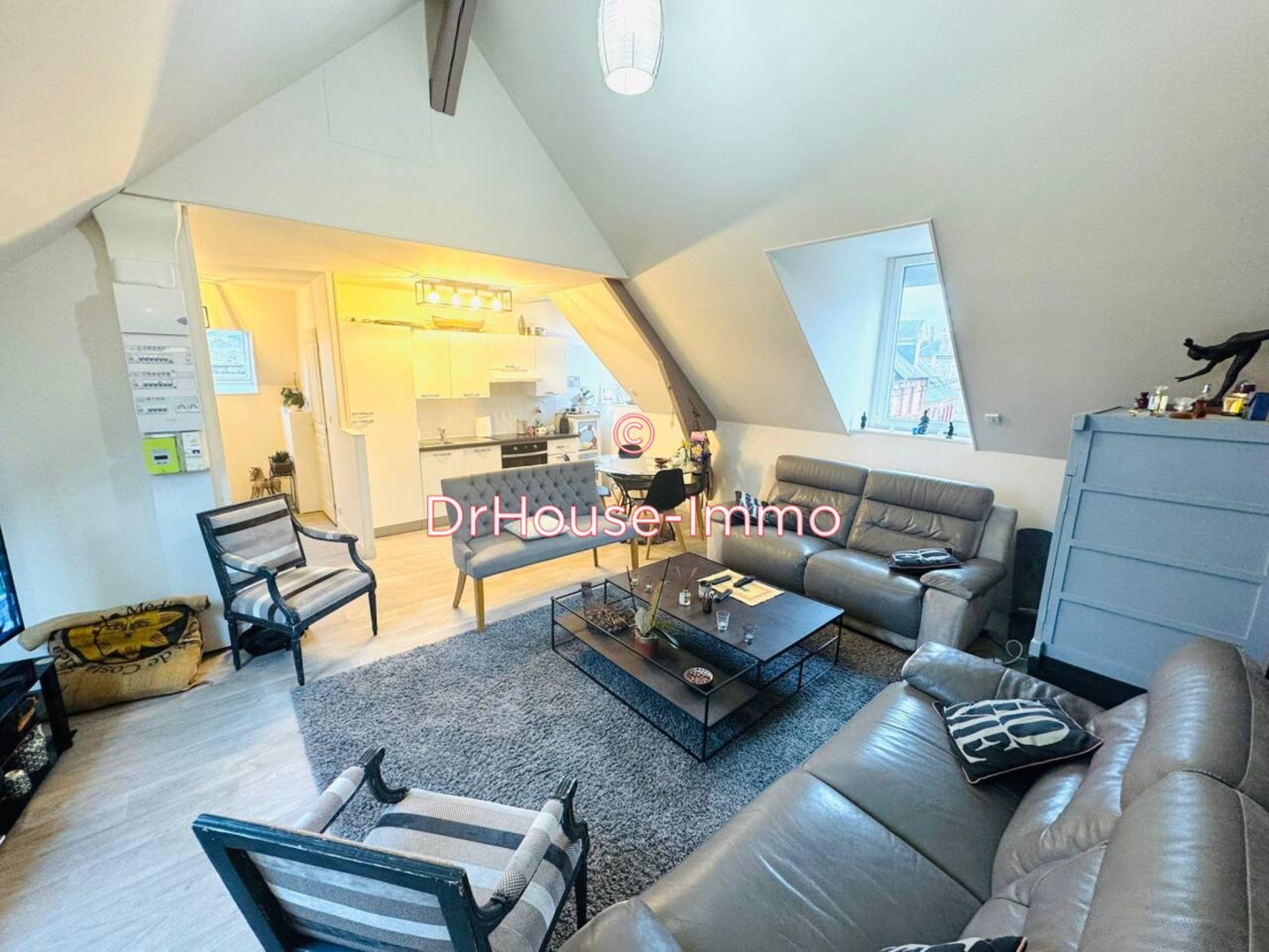 Maison 10 pièces de 220 m² - Neuville-lès-Dieppe (76370)