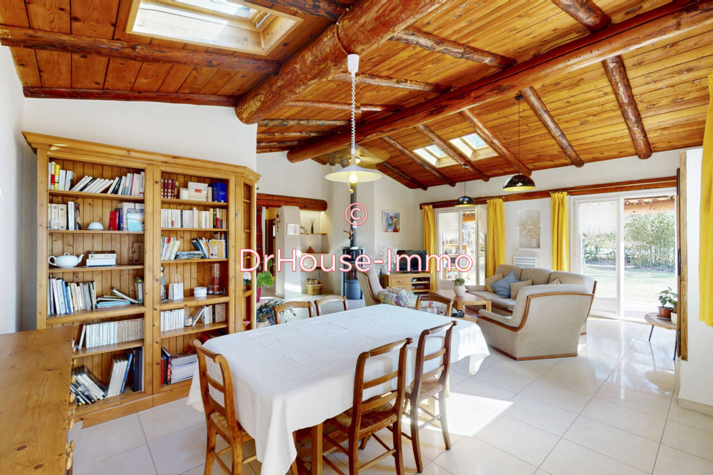 Maison 4 pièces de 122 m² - Levens (06670)