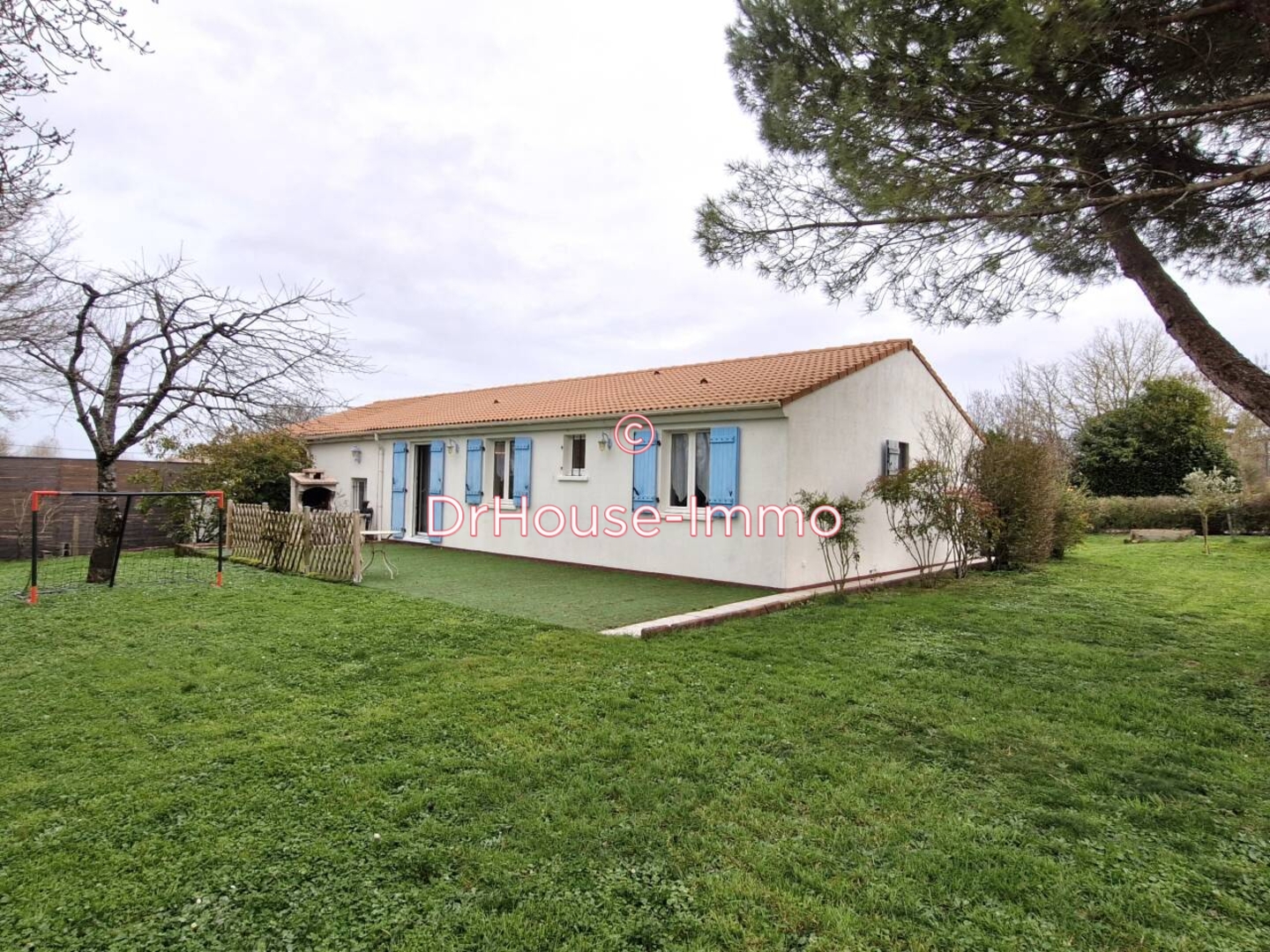 Maison 4 pièces de 92 m² - Saint-Martin-de-Bernegoue (79230)