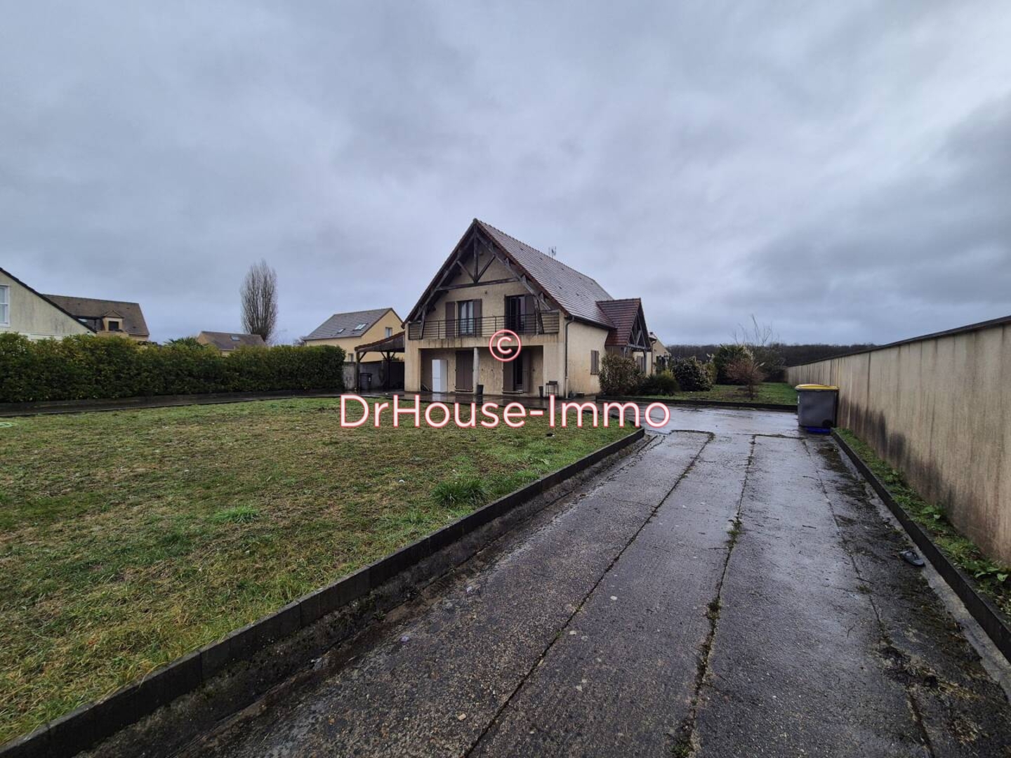 Maison 6 pièces de 232 m² - Favrieux (78200)