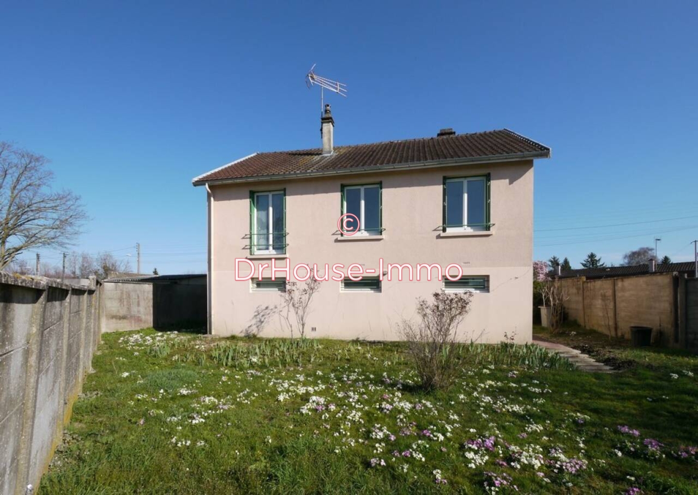 Maison 5 pièces de 80 m² - Saint-Julien-les-Villas (10800)