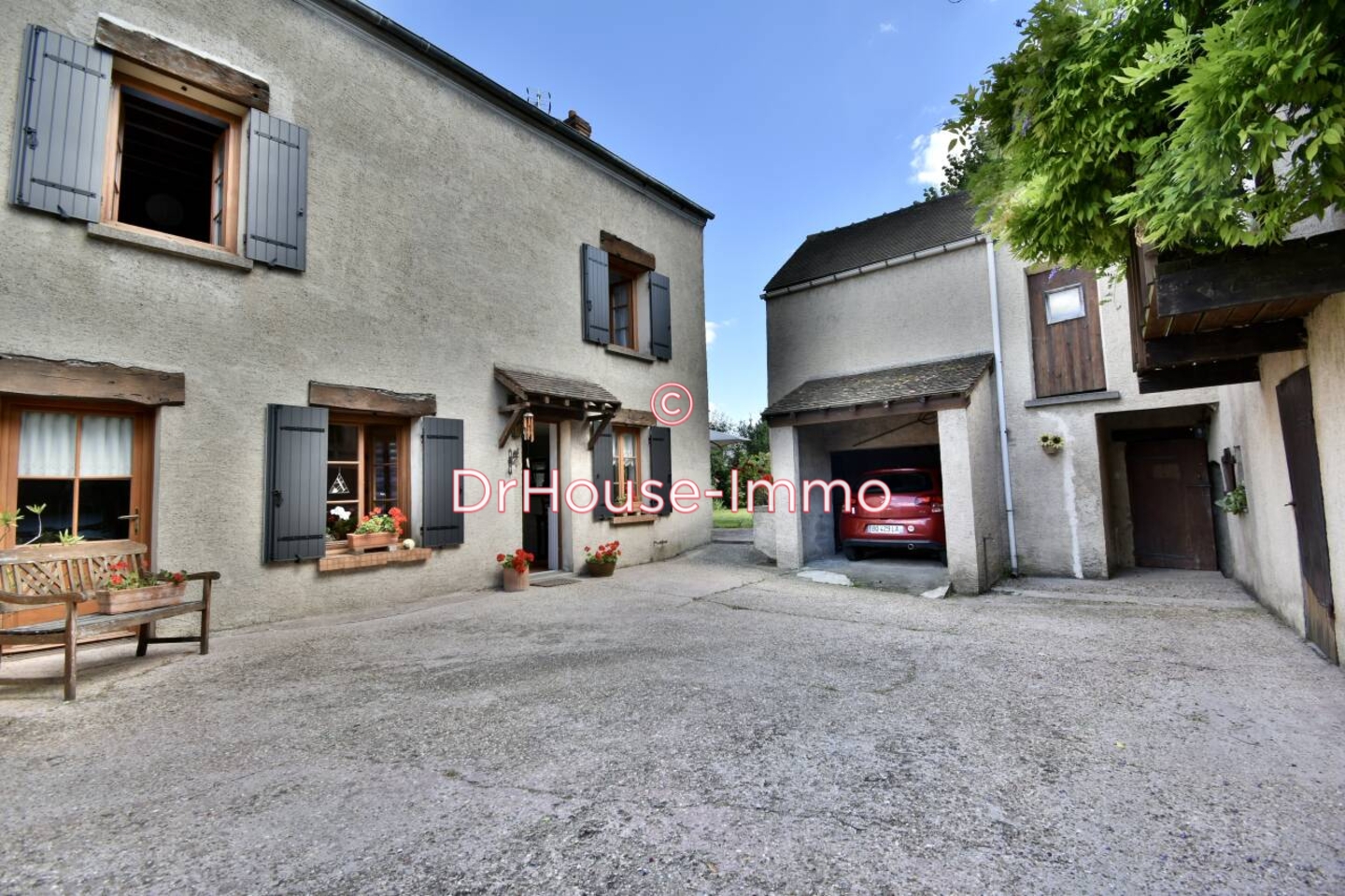 Maison 6 pièces de 205 m² - Issou (78440)