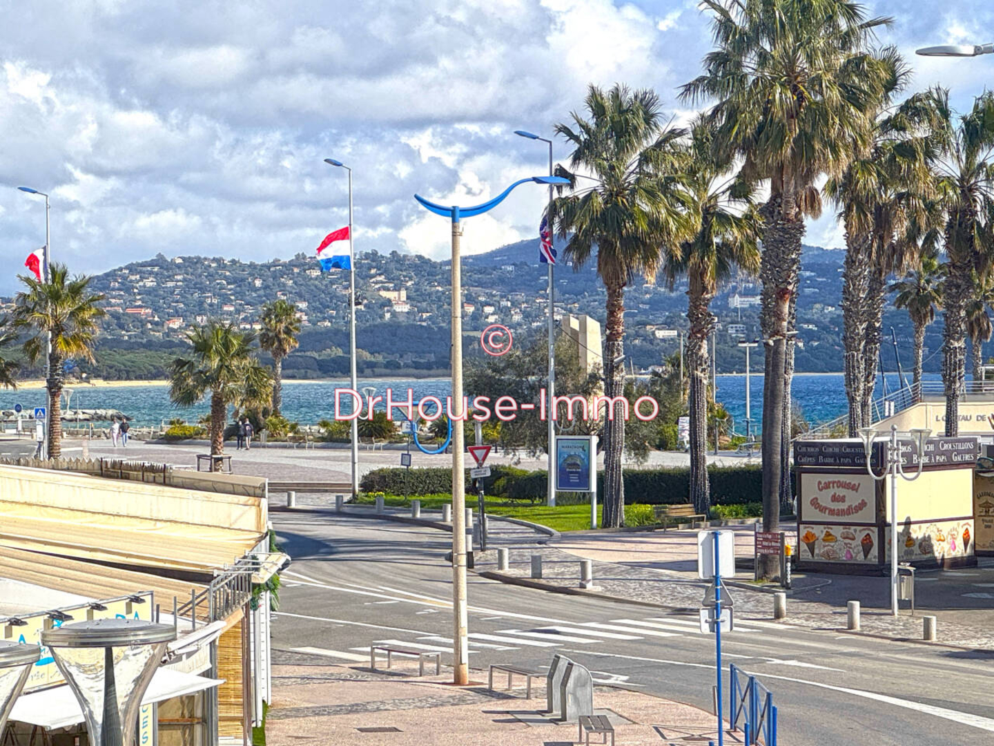 Appartement 2 pièces de 62 m² - Cavalaire-sur-Mer (83240)