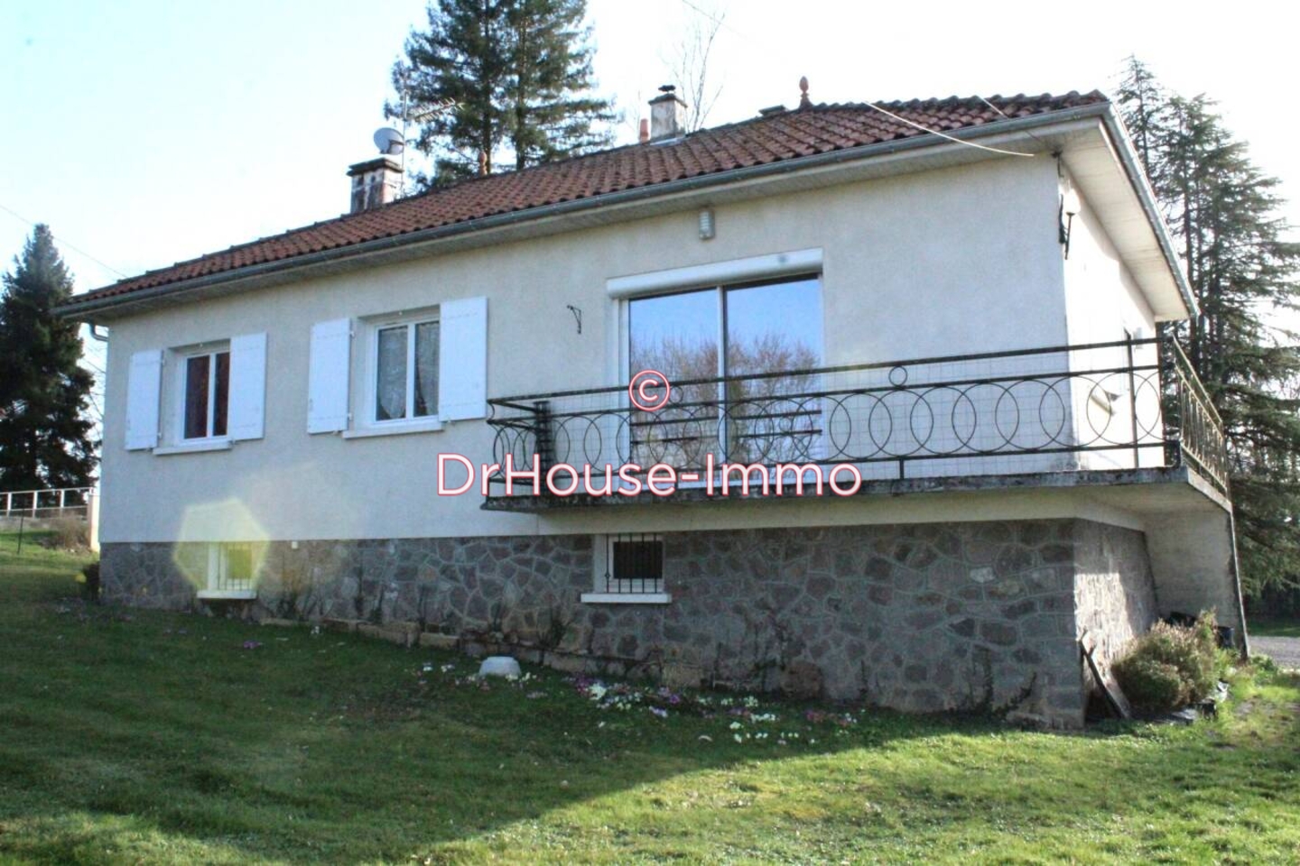 Maison 5 pièces de 81 m² - Chabanais (16150)