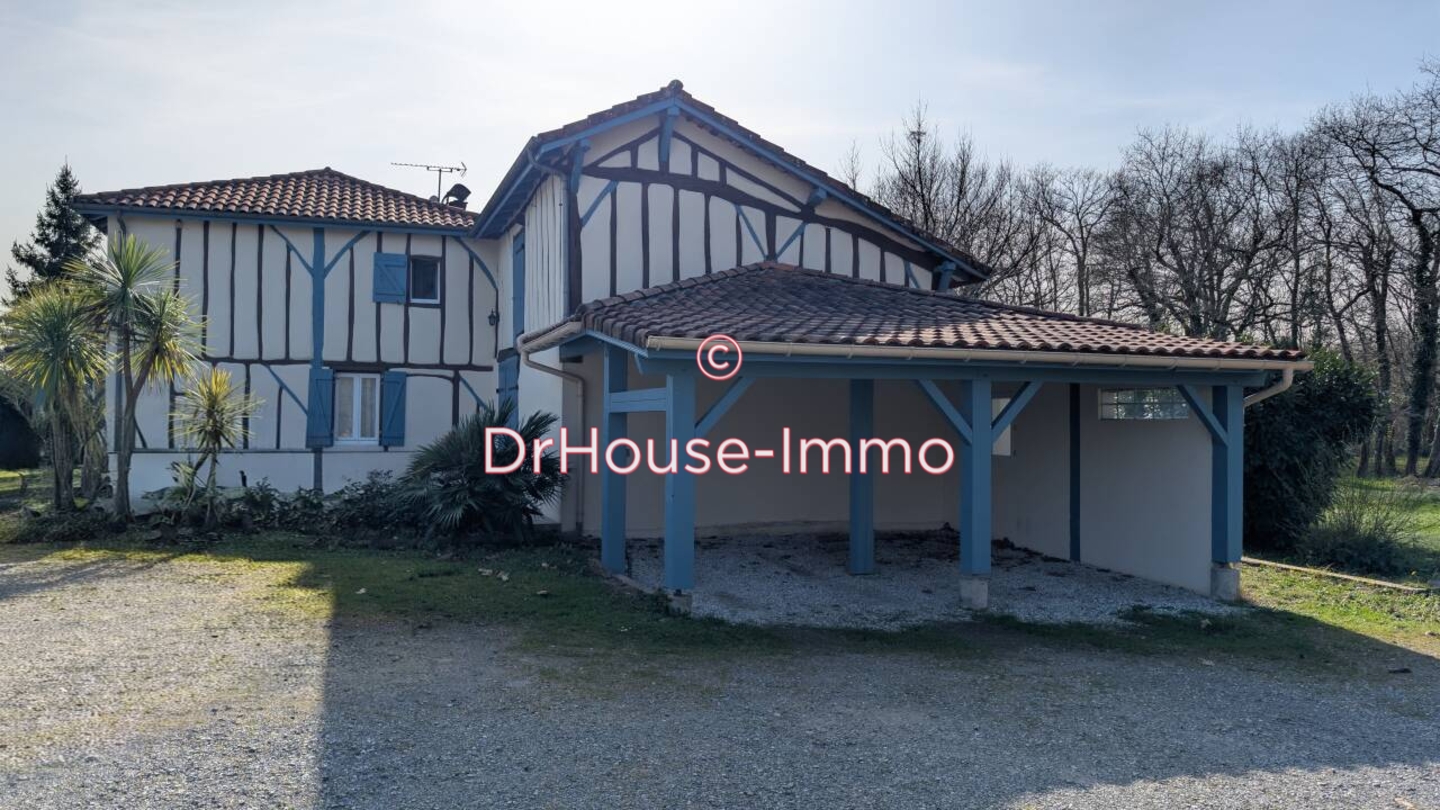Maison 7 pièces de 240 m² - Saugnac-et-Cambran (40180)