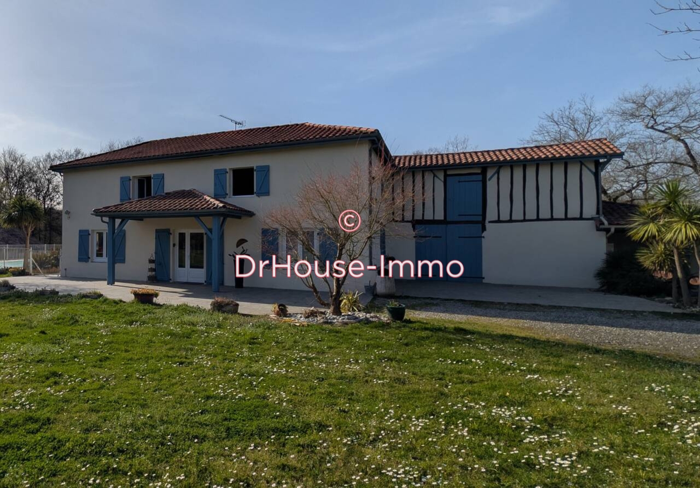 Maison 7 pièces de 240 m² - Saugnac-et-Cambran (40180)