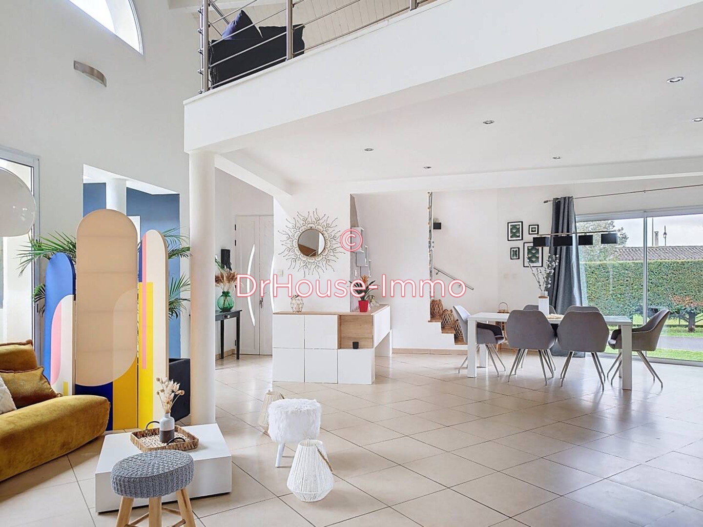 Maison 6 pièces de 217 m² - Cartelègue (33390)