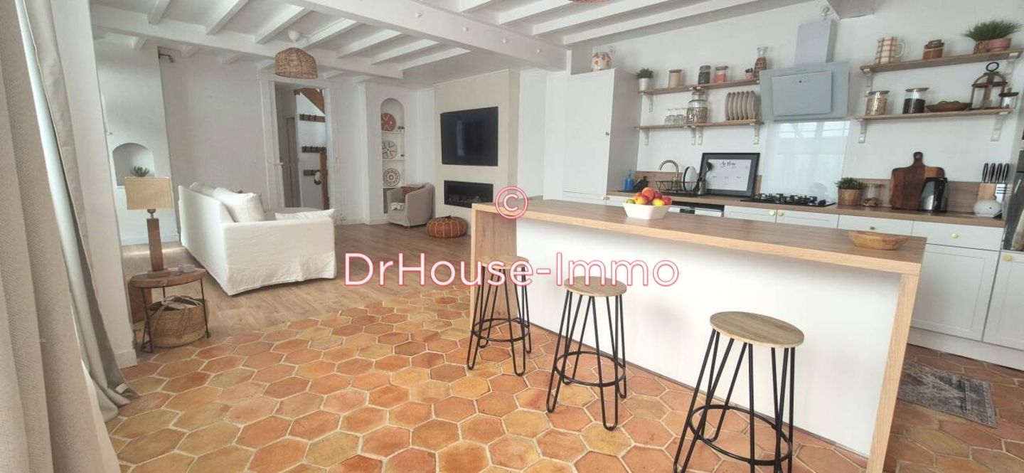 Maison 9 pièces de 240 m² - Villaines-sous-Bois (95570)