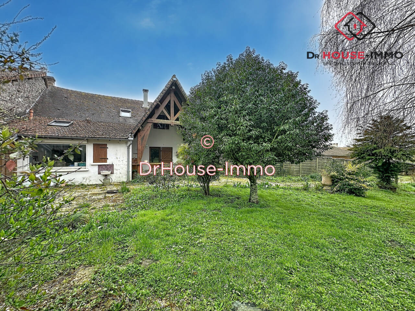 Maison 3 pièces de 231 m² - Saint-Saud-Lacoussière (24470)