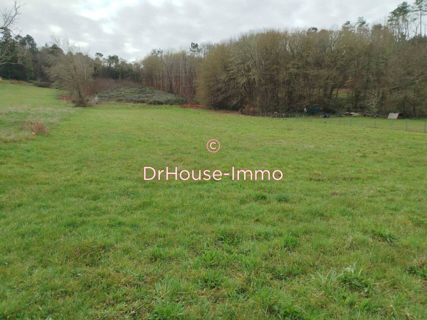 Terrain de 2 500 m² - Carsac-Aillac (24200)
