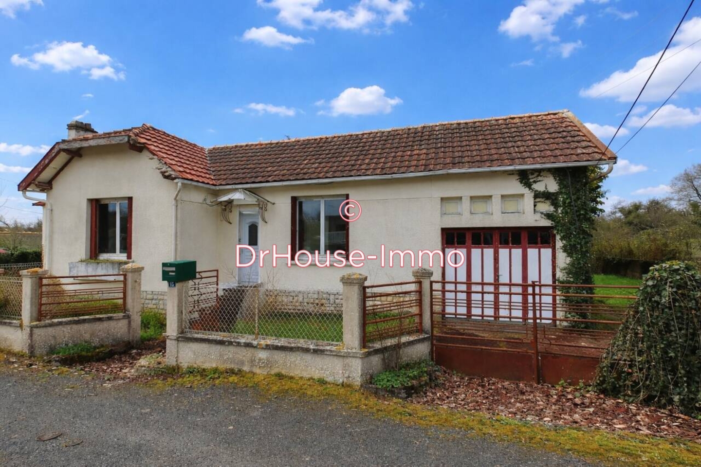 Maison 3 pièces de 66 m² - Civray (86400)