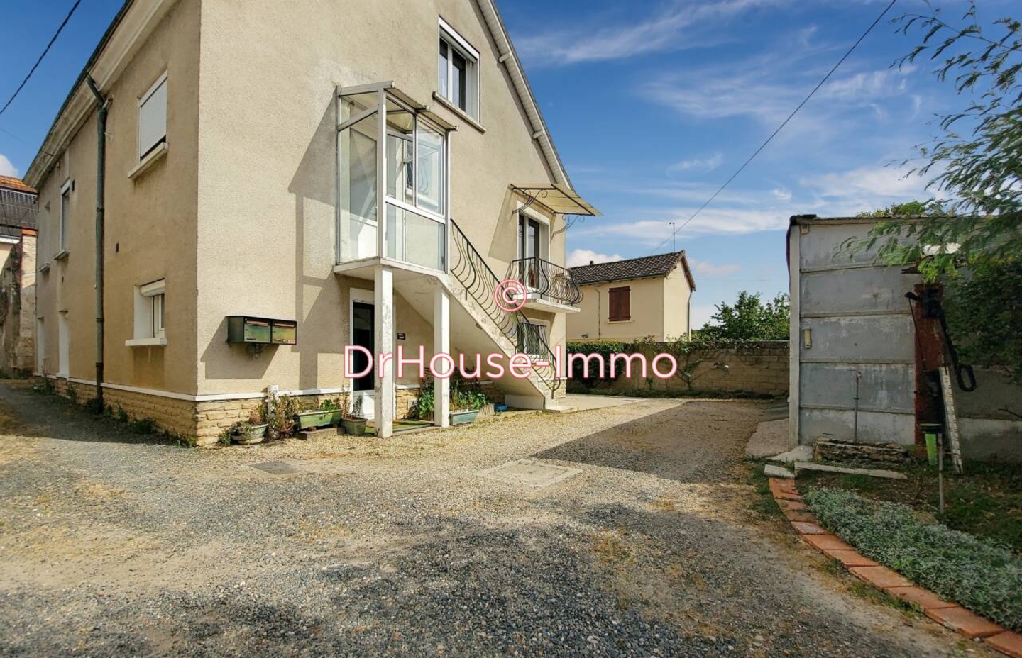 Maison 8 pièces de 193 m² - Châtellerault (86100)