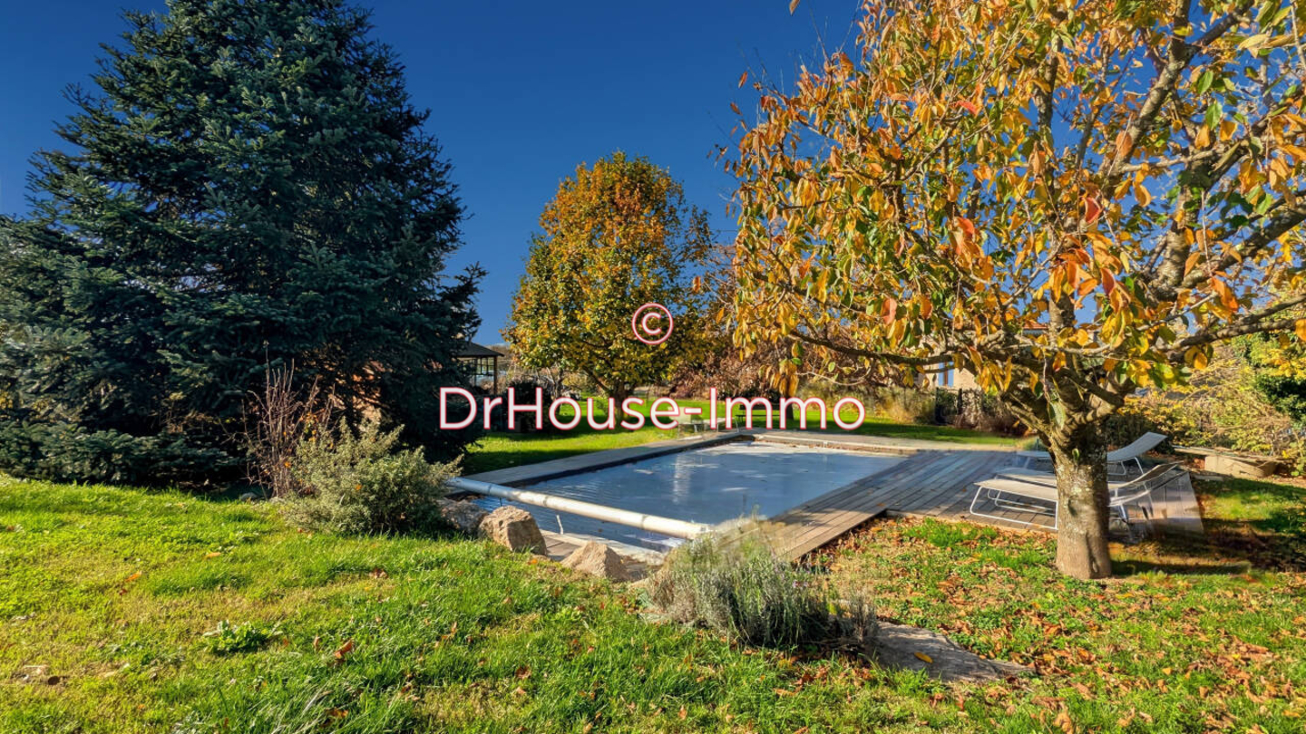 Maison 6 pièces de 150 m² - Millery (69390)