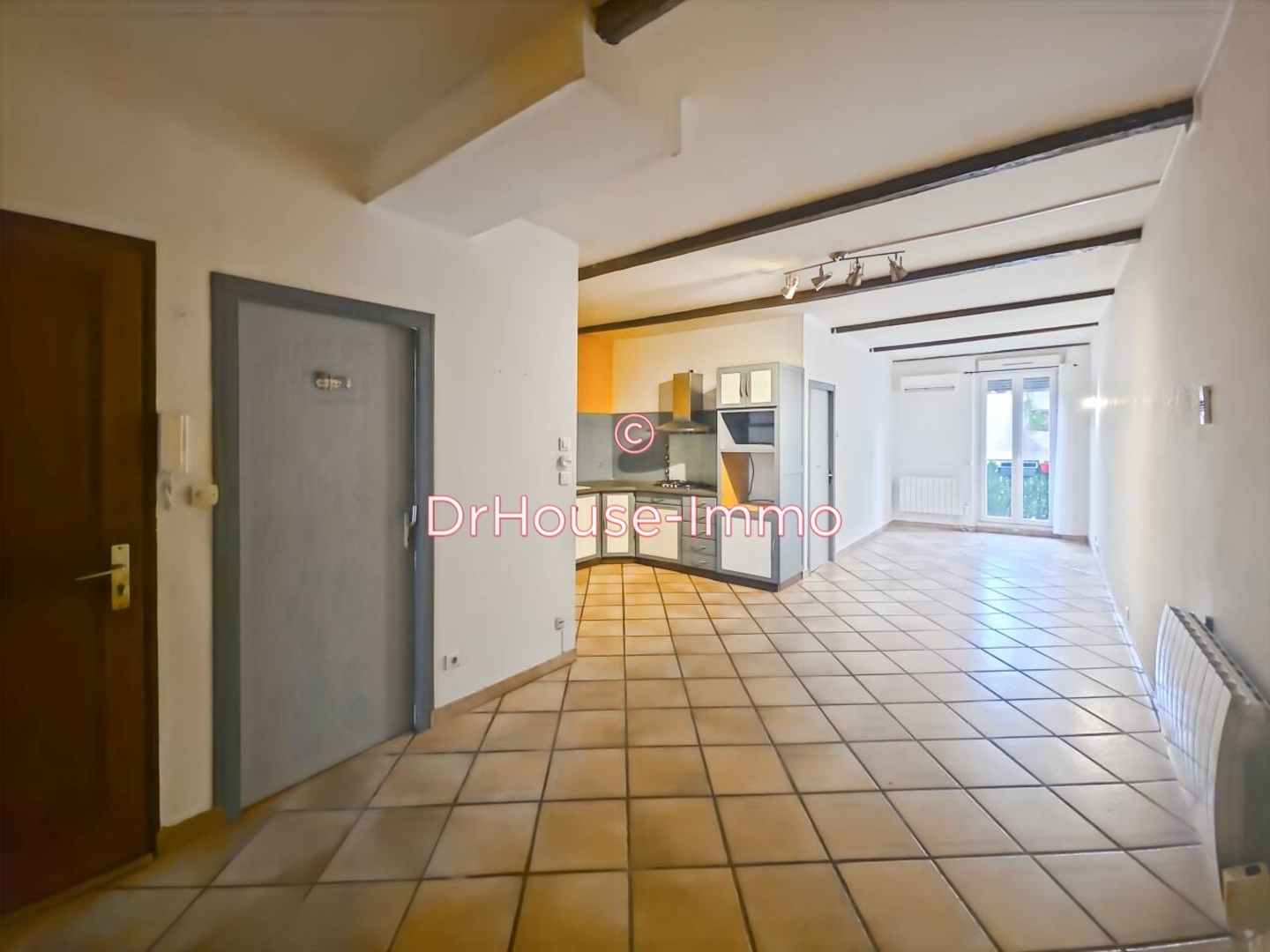 Appartement 3 pièces de 64 m² - Garéoult (83136)