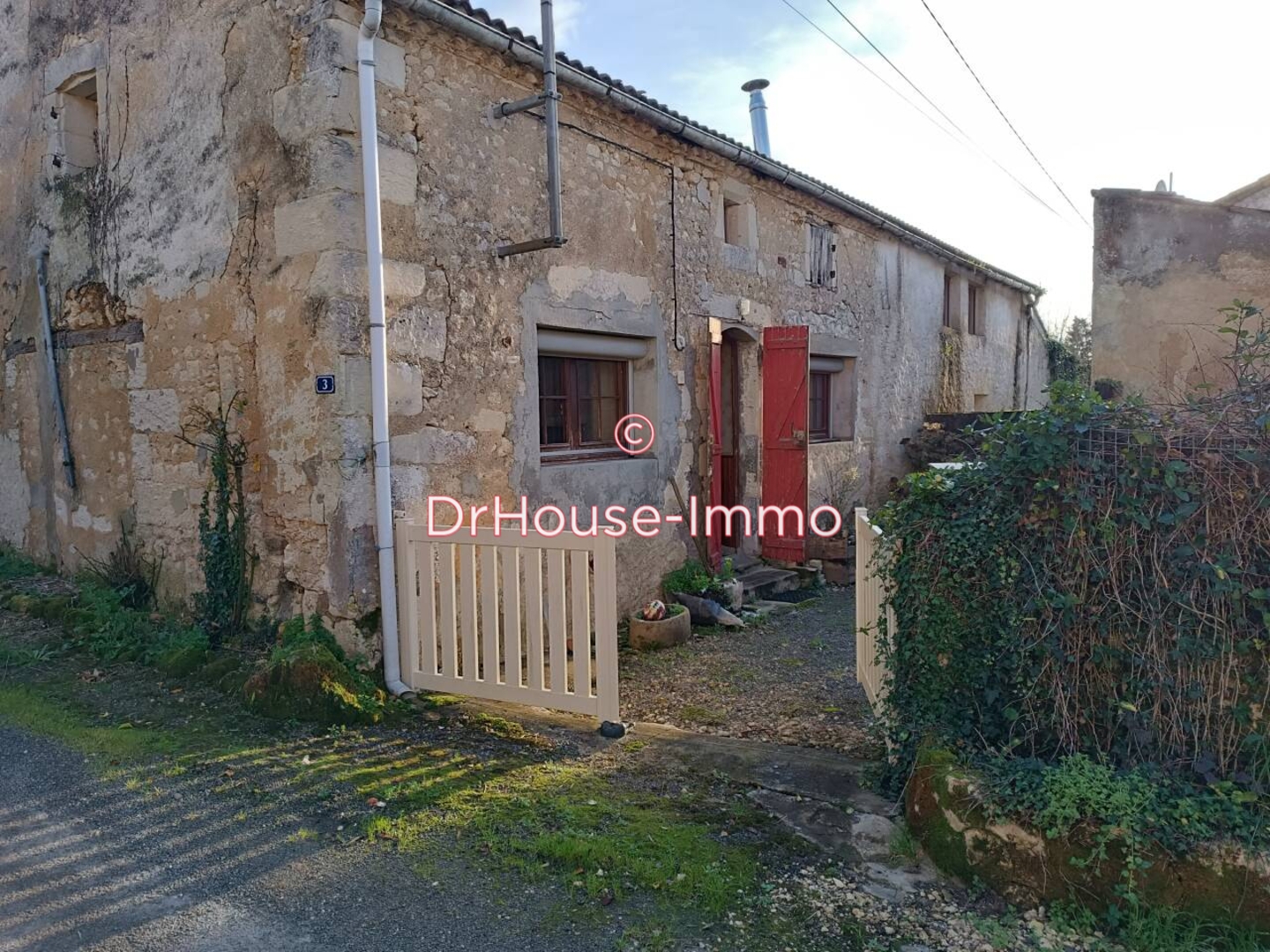 Maison 6 pièces de 153 m² - Saint-Thomas-de-Conac (17150)