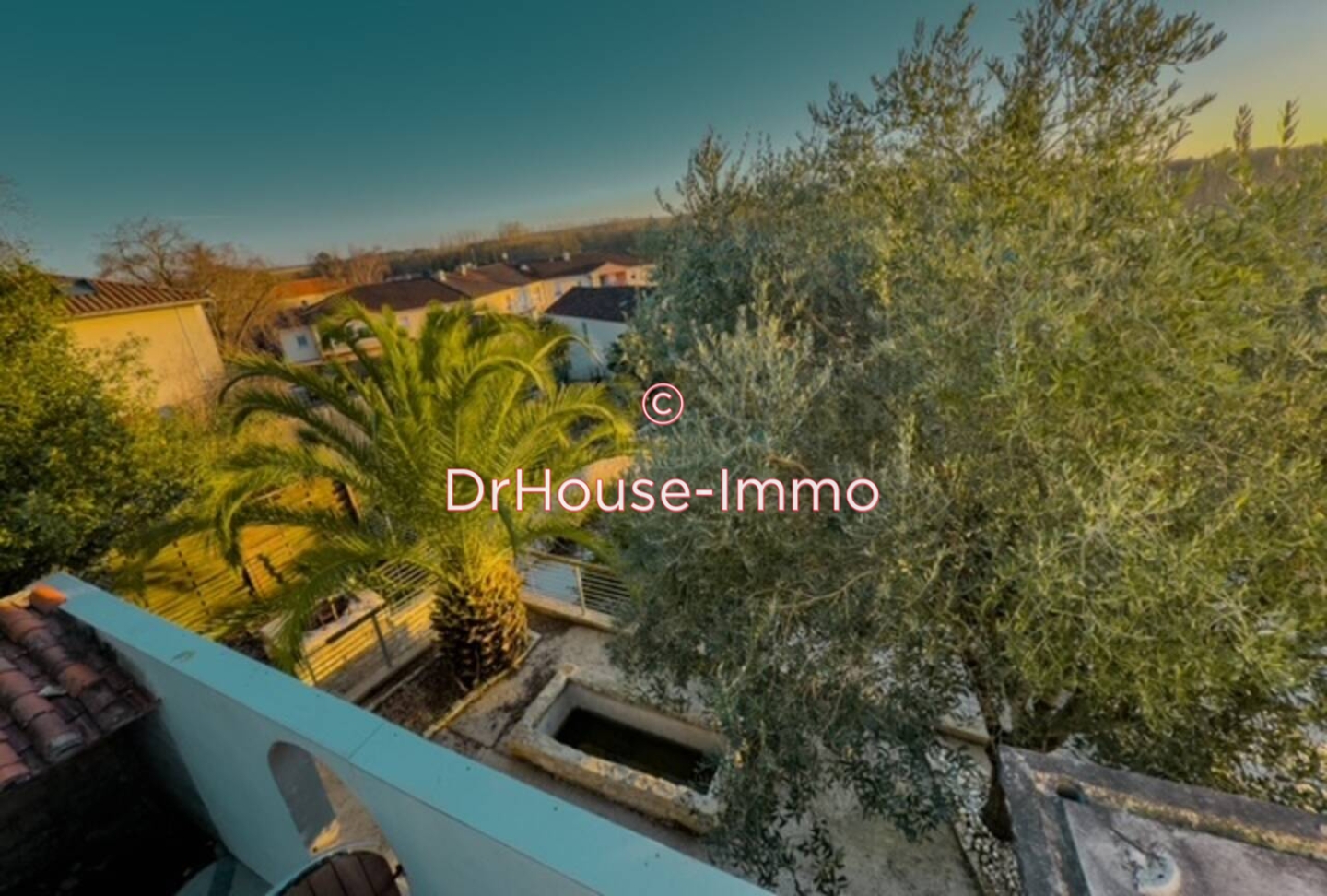 Maison 5 pièces de 220 m² - Luxé (16230)